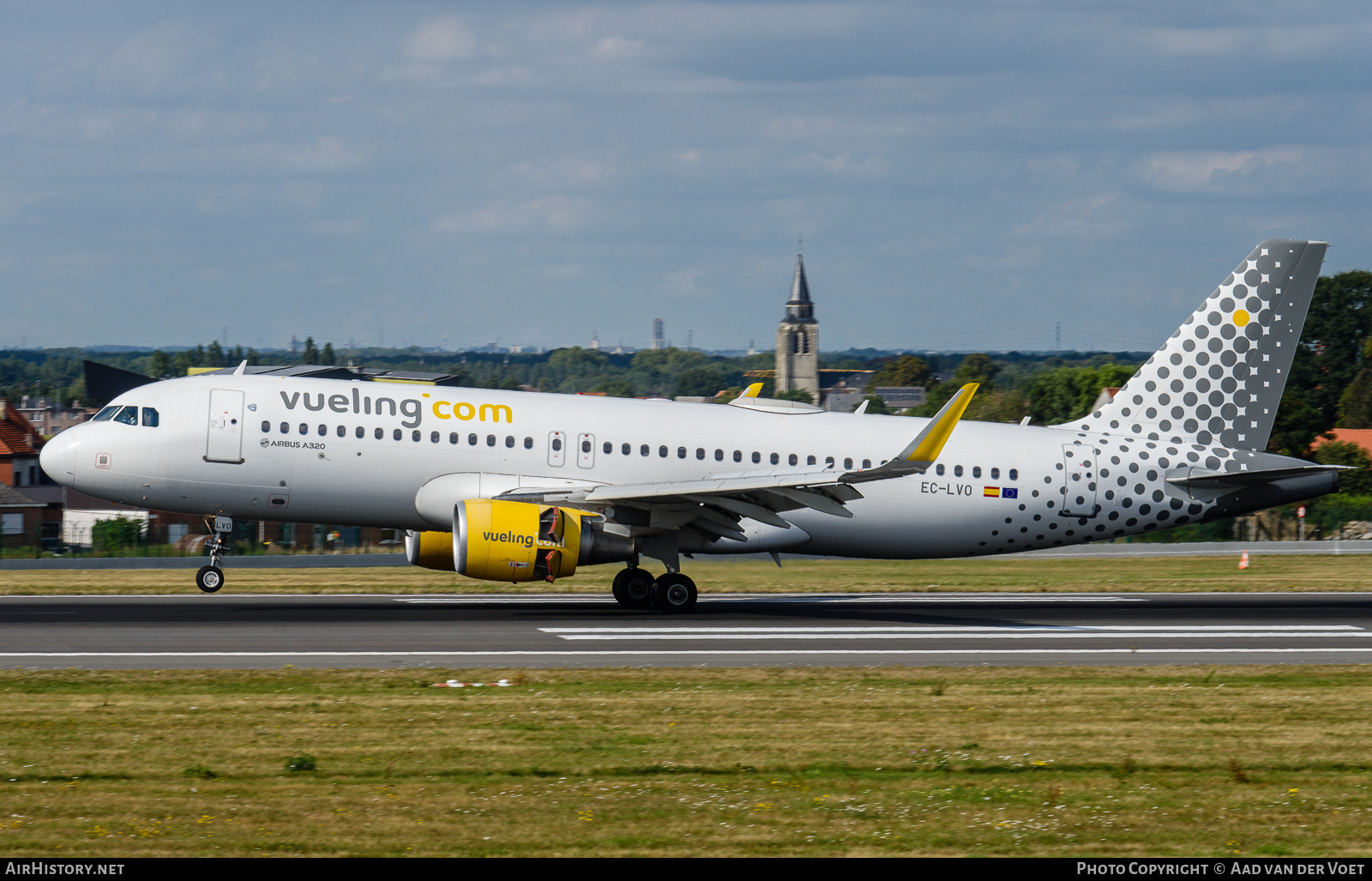 Aircraft Photo of EC-LVO | Airbus A320-214 | Vueling Airlines | AirHistory.net #223396