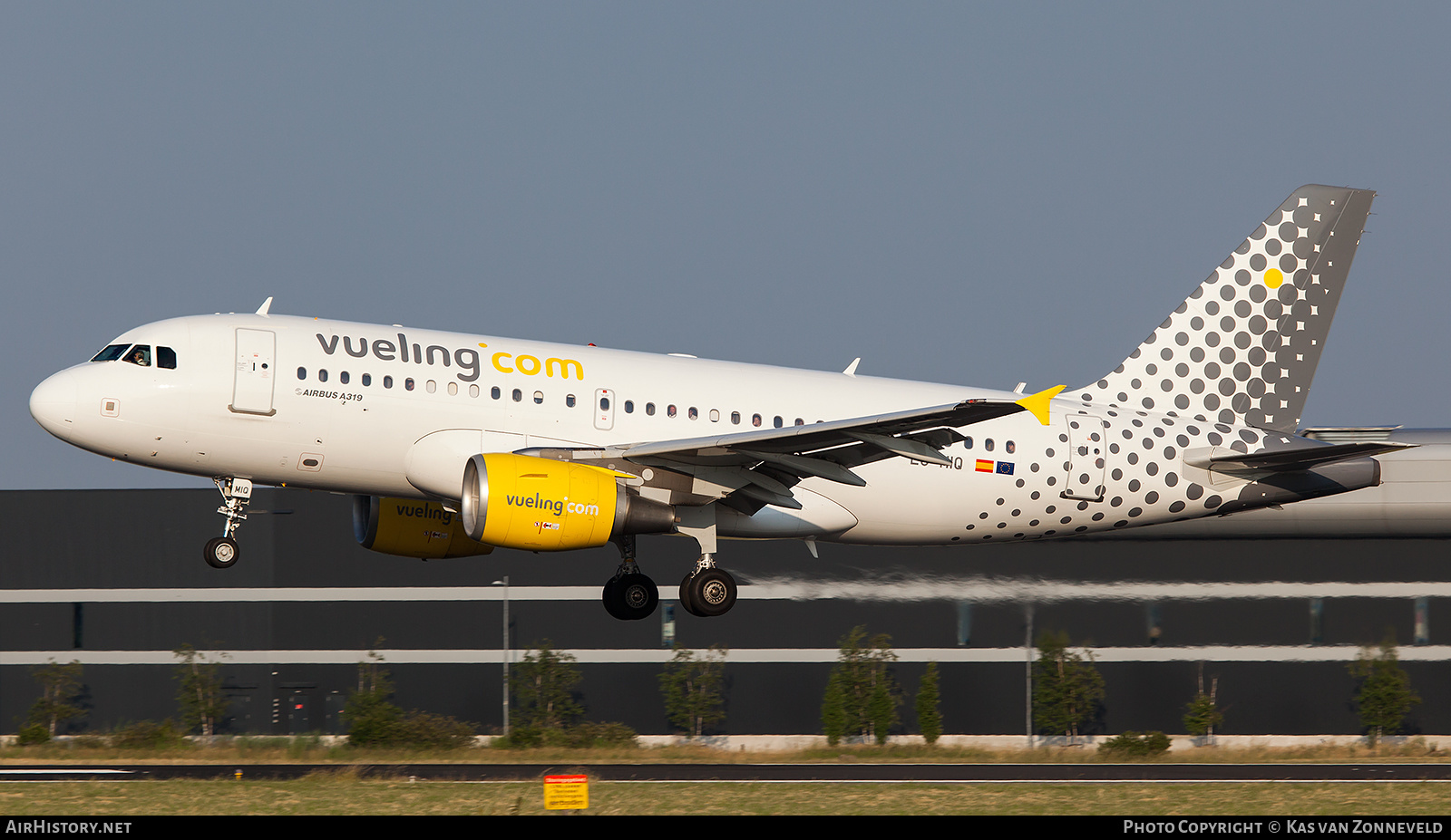 Aircraft Photo of EC-MIQ | Airbus A319-111 | Vueling Airlines | AirHistory.net #223461
