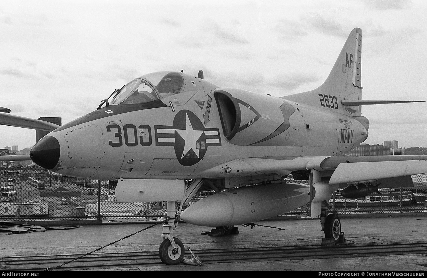 Aircraft Photo of 142833 | Douglas A-4B Skyhawk (A4D-2) | USA - Navy | AirHistory.net #223521