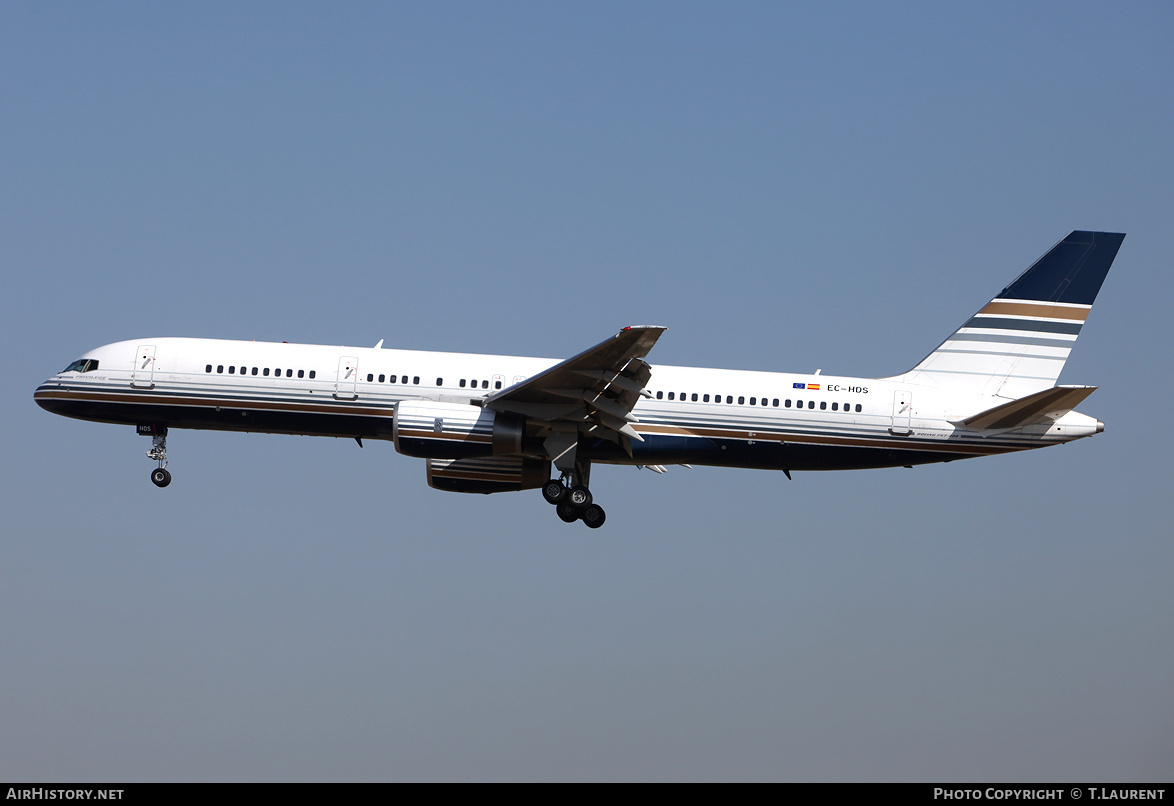 Aircraft Photo of EC-HDS | Boeing 757-256 | Privilege Style | AirHistory.net #223573