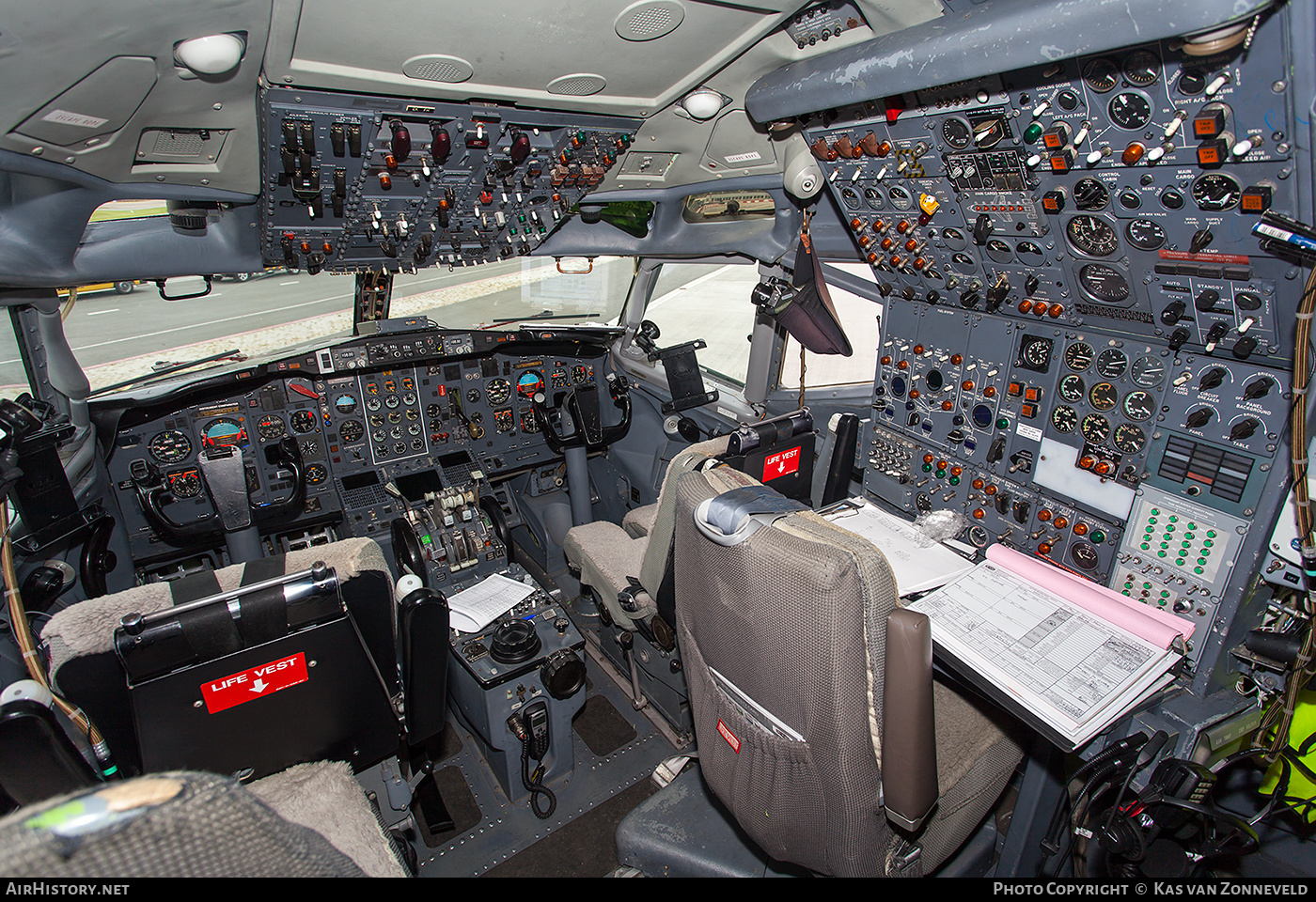 Aircraft Photo of G-OSRA | Boeing 727-2S2F/Adv(RE) Super 27 | Oil Spill Response | AirHistory.net #223669