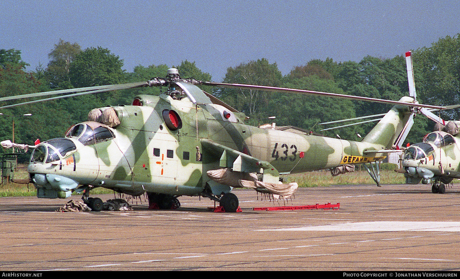Aircraft Photo of 433 | Mil Mi-24D | East Germany - Air Force | AirHistory.net #223841