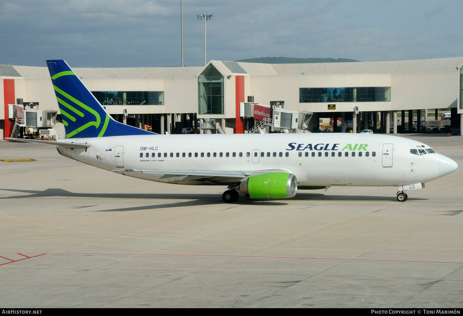Aircraft Photo of OM-HLC | Boeing 737-33A | Seagle Air | AirHistory.net #223844
