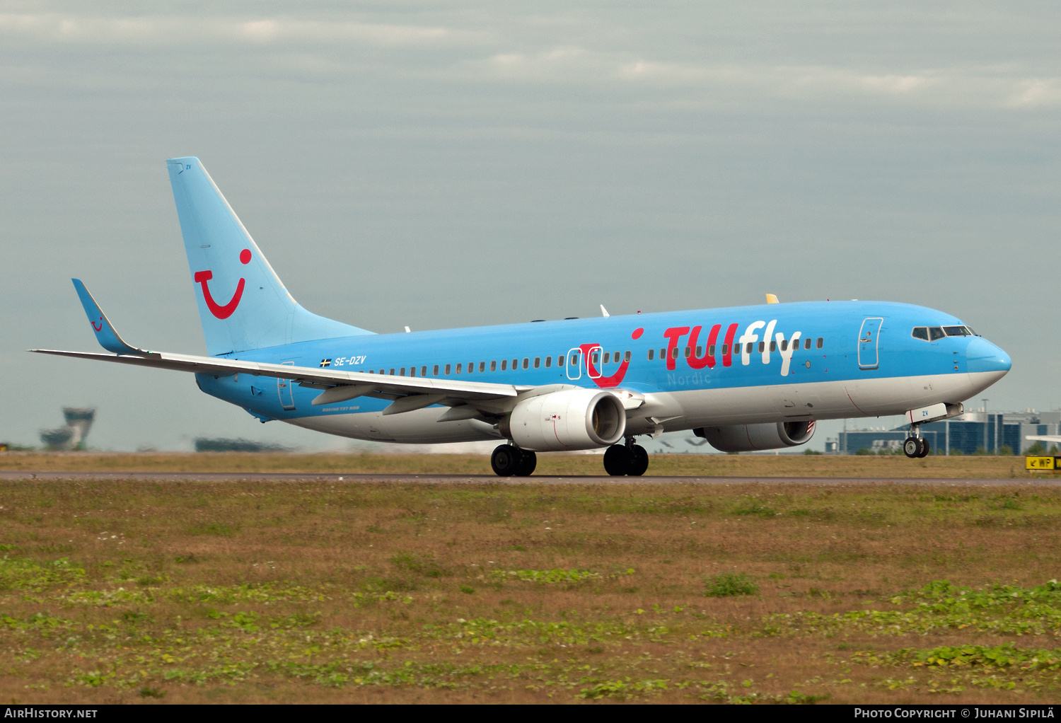 Aircraft Photo of SE-DZV | Boeing 737-804 | TUIfly Nordic | AirHistory.net #223947