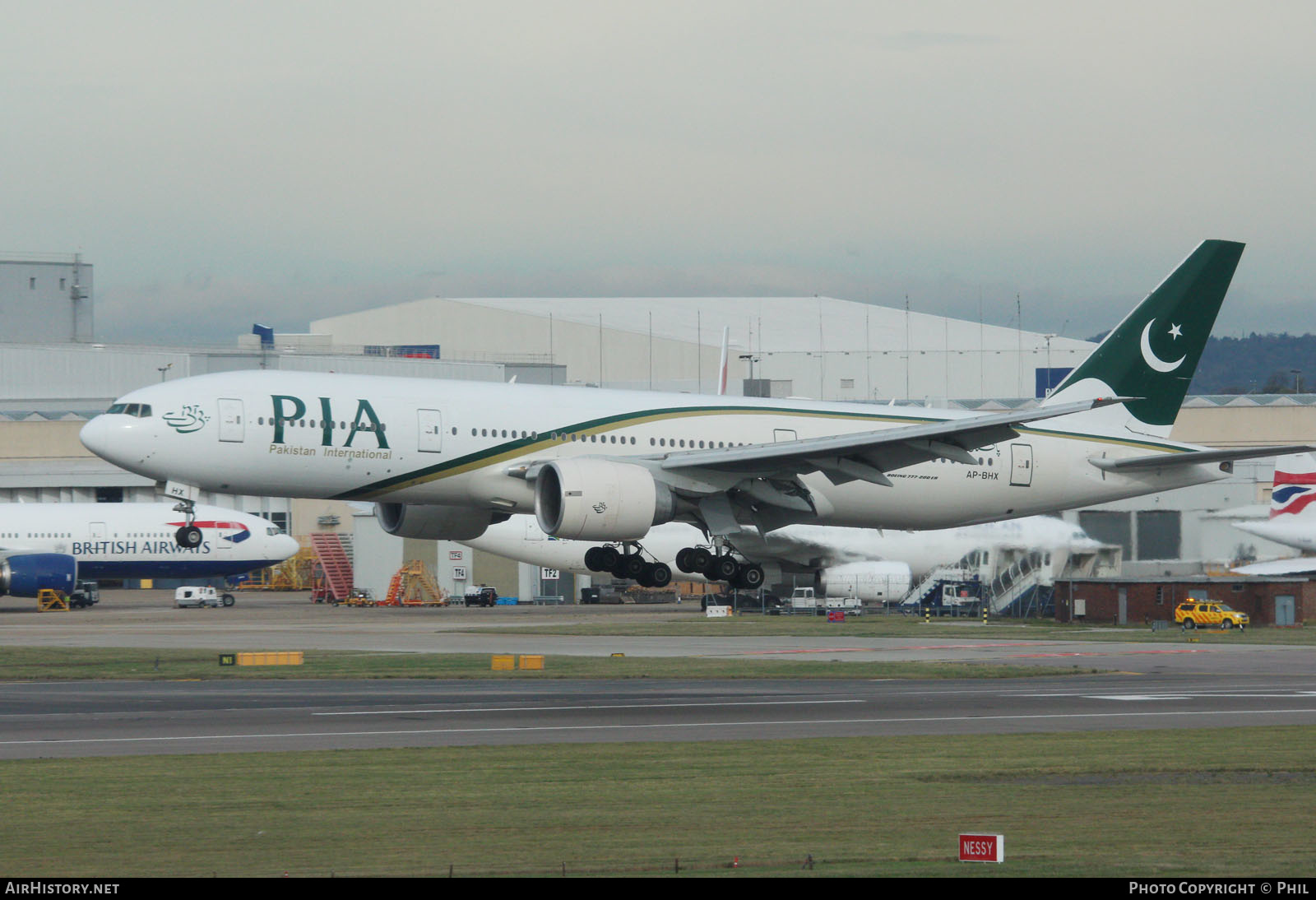 Aircraft Photo of AP-BHX | Boeing 777-240/ER | Pakistan International Airlines - PIA | AirHistory.net #224240