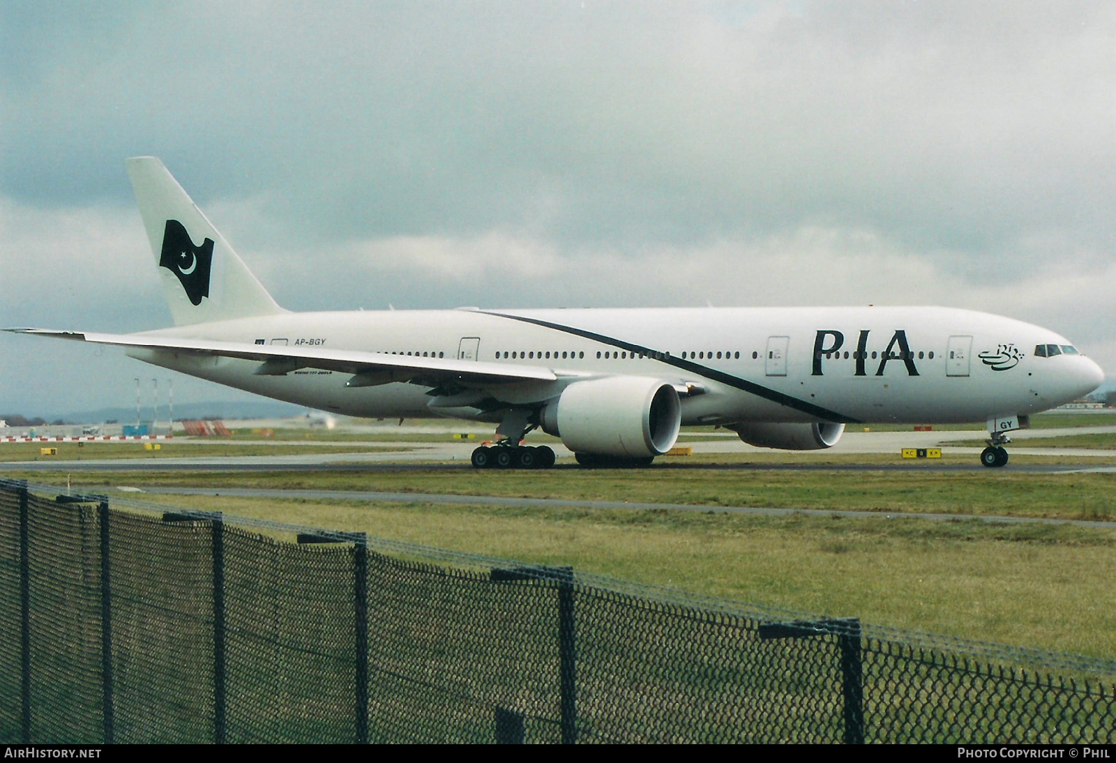 Aircraft Photo of AP-BGY | Boeing 777-240/ER | Pakistan International Airlines - PIA | AirHistory.net #224266