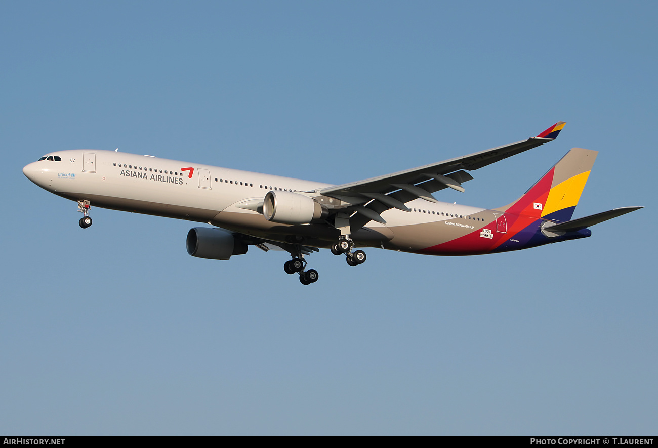 Aircraft Photo of F-WWKL | Airbus A330-323 | Asiana Airlines | AirHistory.net #224322