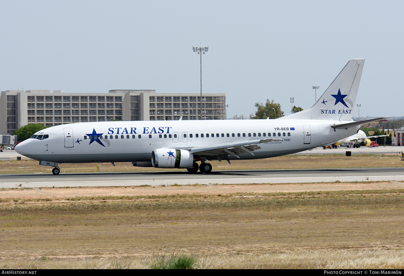 Aircraft Photo of YR-SEB | Boeing 737-484 | Star East Airline | AirHistory.net #224379