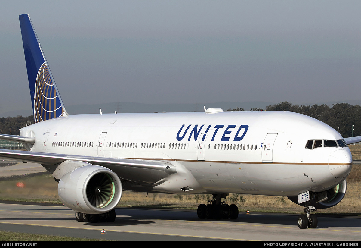 Aircraft Photo of N796UA | Boeing 777-222/ER | United Airlines | AirHistory.net #224407