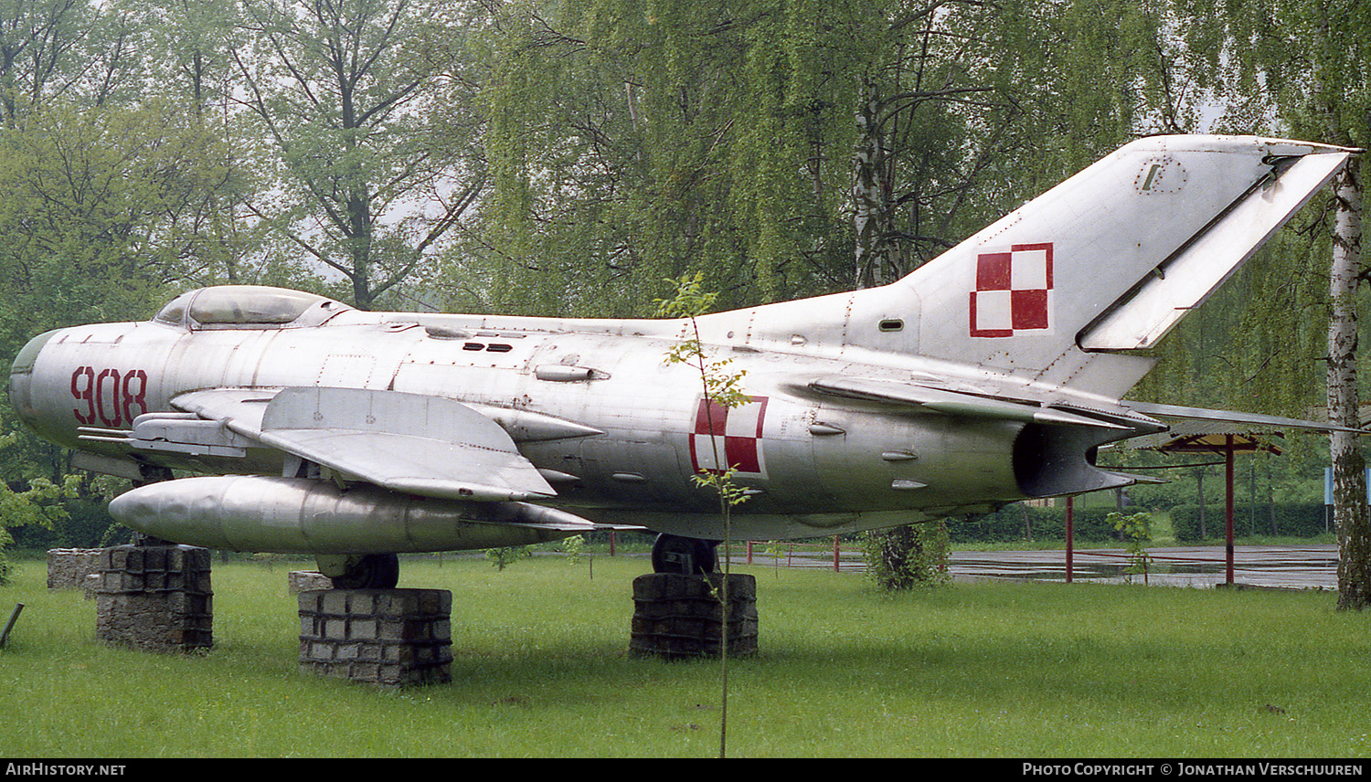 Aircraft Photo of 908 | Mikoyan-Gurevich MiG-19PM | Poland - Air Force | AirHistory.net #224472