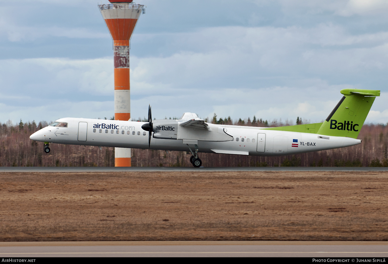 Aircraft Photo of YL-BAX | Bombardier DHC-8-402 Dash 8 | AirBaltic | AirHistory.net #224563