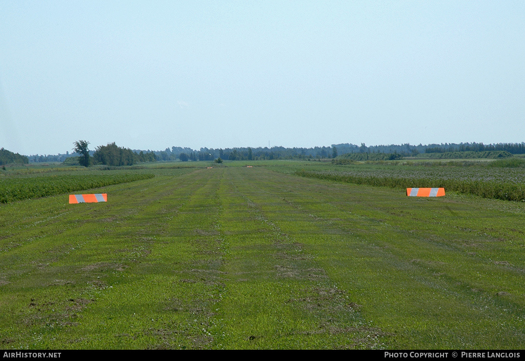 Airport photo of Saint-Michel-de-Napierville (CMN3) in Quebec, Canada | AirHistory.net #224896