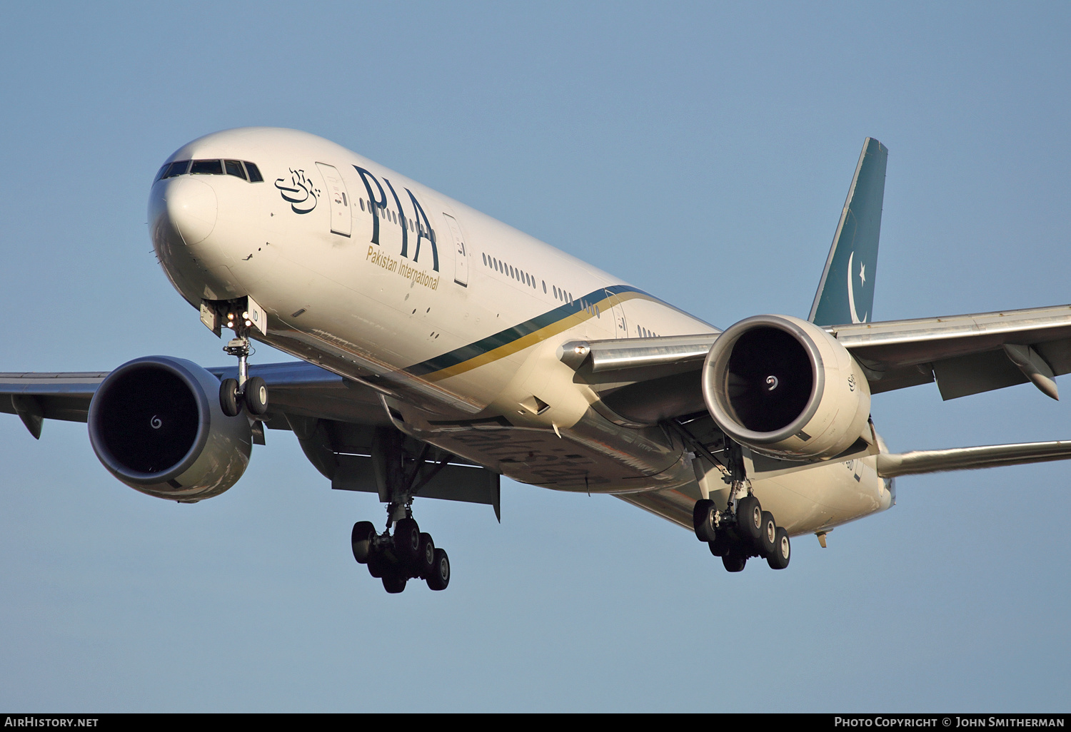 Aircraft Photo of AP-BID | Boeing 777-340/ER | Pakistan International Airlines - PIA | AirHistory.net #224912