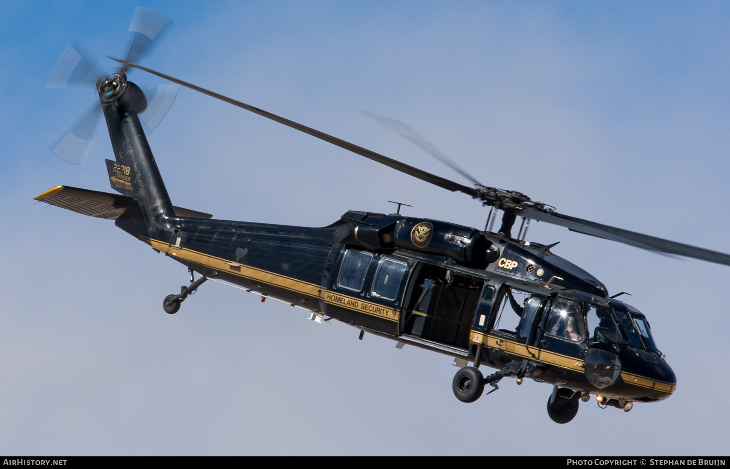 Aircraft Photo of 22718 | Sikorsky UH-60A Black Hawk (S-70A) | USA - Customs | AirHistory.net #225075
