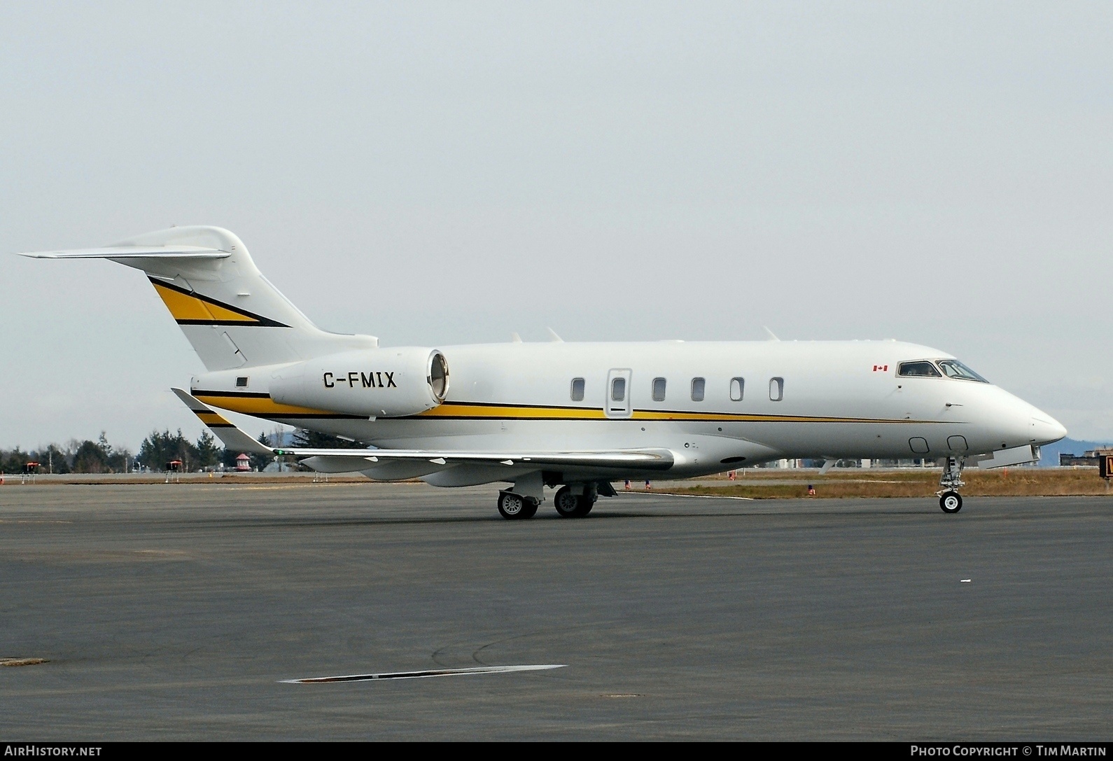 Aircraft Photo of C-FMIX | Bombardier Challenger 350 (BD-100-1A10) | AirHistory.net #225157