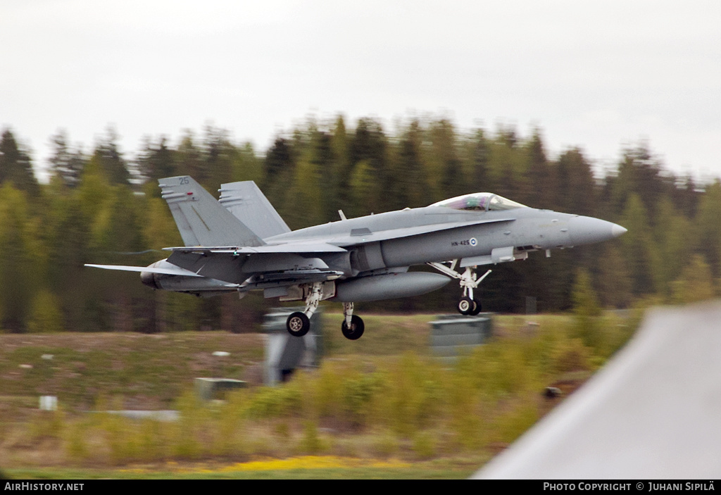 Aircraft Photo of HN-425 | McDonnell Douglas F/A-18C Hornet | Finland - Air Force | AirHistory.net #225210