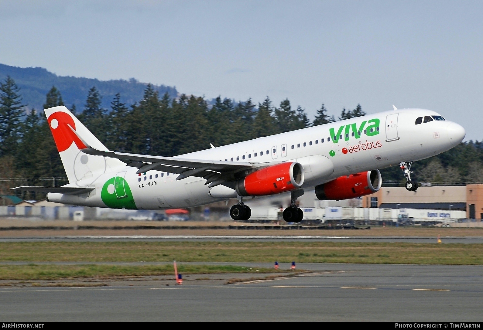 Aircraft Photo of XA-VAW | Airbus A320-232 | Viva Aerobús | AirHistory.net #225273