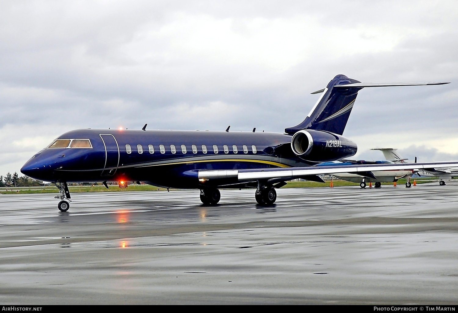 Aircraft Photo of N218AL | Bombardier Global Express XRS (BD-700-1A10) | AirHistory.net #225276