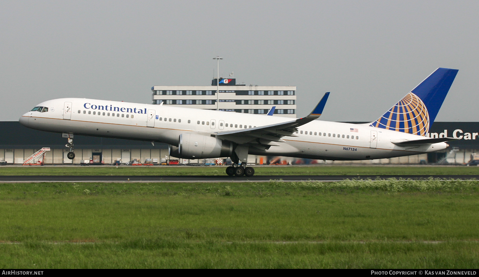 Aircraft Photo of N67134 | Boeing 757-224 | Continental Airlines | AirHistory.net #225333