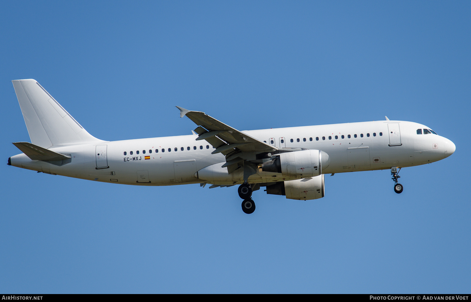 Aircraft Photo of EC-MXJ | Airbus A320-214 | AirHistory.net #225346