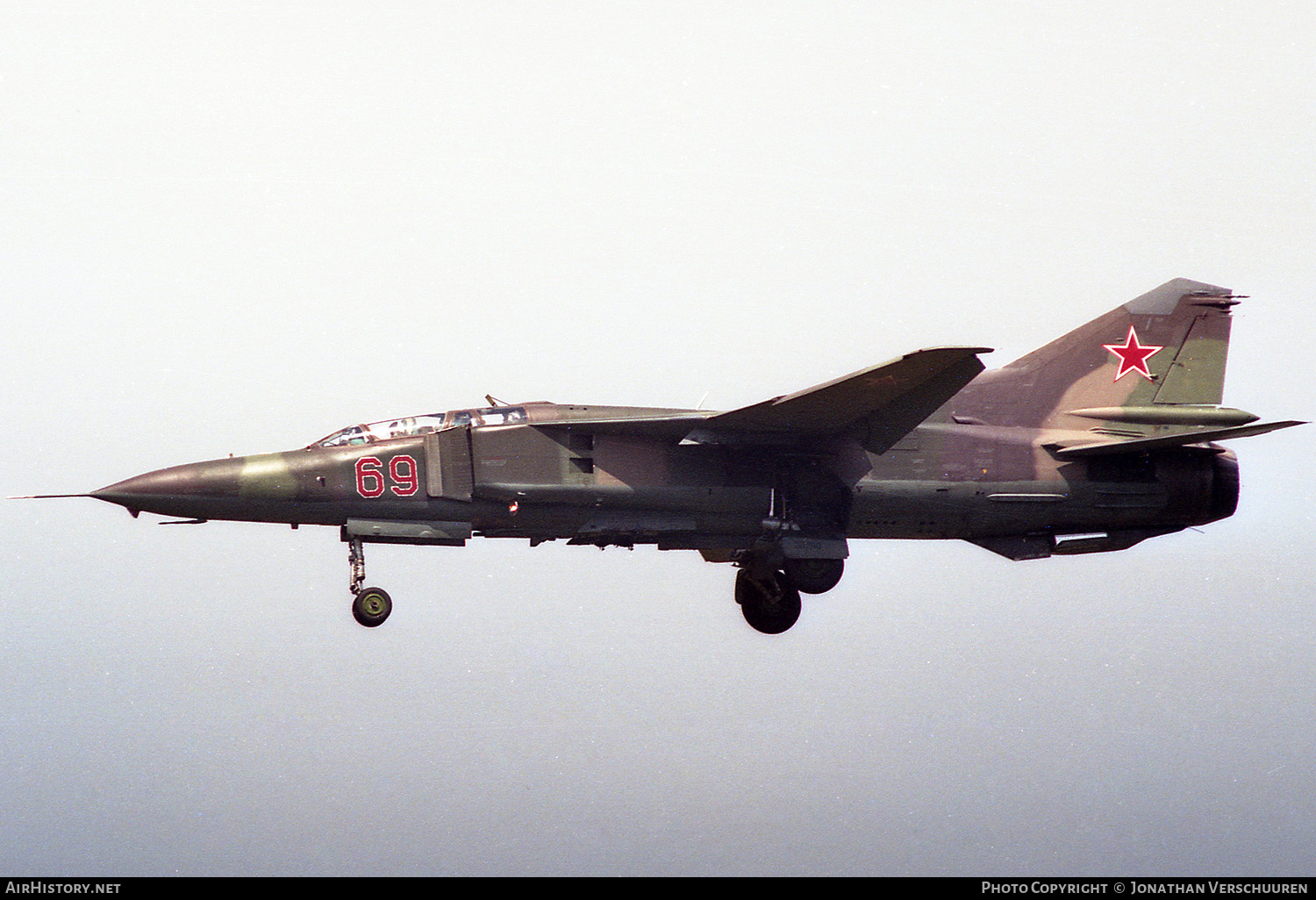 Aircraft Photo of 69 red | Mikoyan-Gurevich MiG-23UB | Soviet Union - Air Force | AirHistory.net #225592