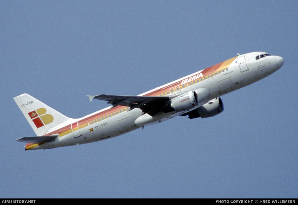 Aircraft Photo of EC-FGR | Airbus A320-211 | Iberia | AirHistory.net #225716