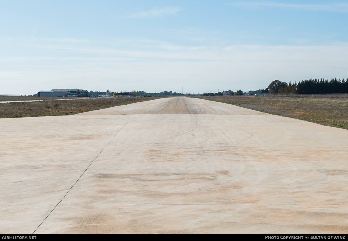 Airport photo of Requena (LERE) in Spain | AirHistory.net #225815