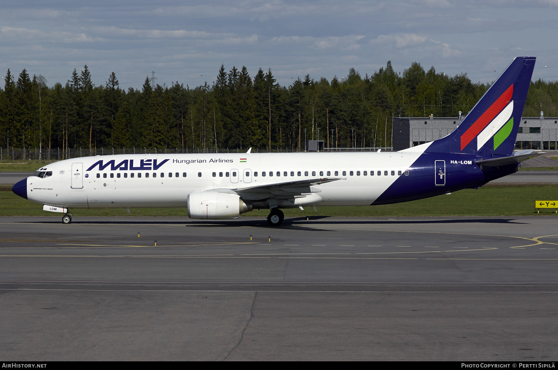 Aircraft Photo of HA-LOM | Boeing 737-8Q8 | Malév - Hungarian Airlines | AirHistory.net #226316