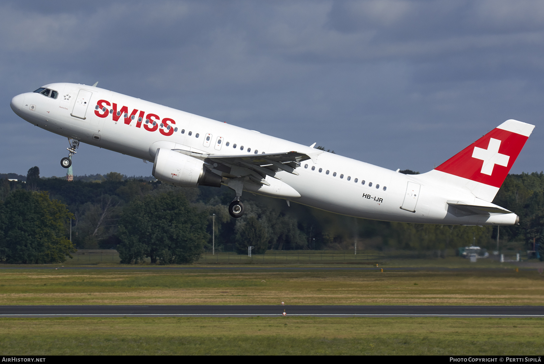 Aircraft Photo of HB-IJR | Airbus A320-214 | Swiss International Air Lines | AirHistory.net #226463