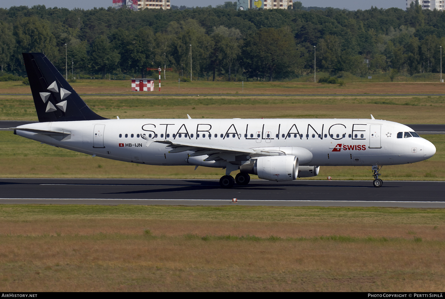 Aircraft Photo of HB-IJN | Airbus A320-214 | Swiss International Air Lines | AirHistory.net #226481