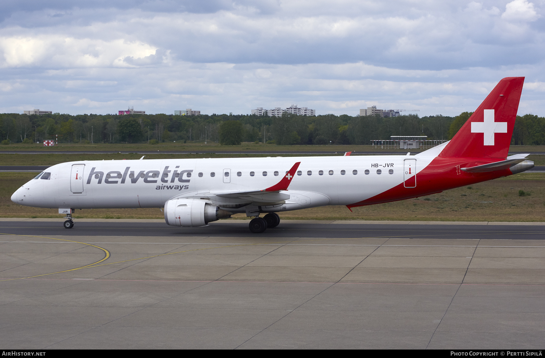 Aircraft Photo of HB-JVR | Embraer 190LR (ERJ-190-100LR) | Helvetic Airways | AirHistory.net #226491