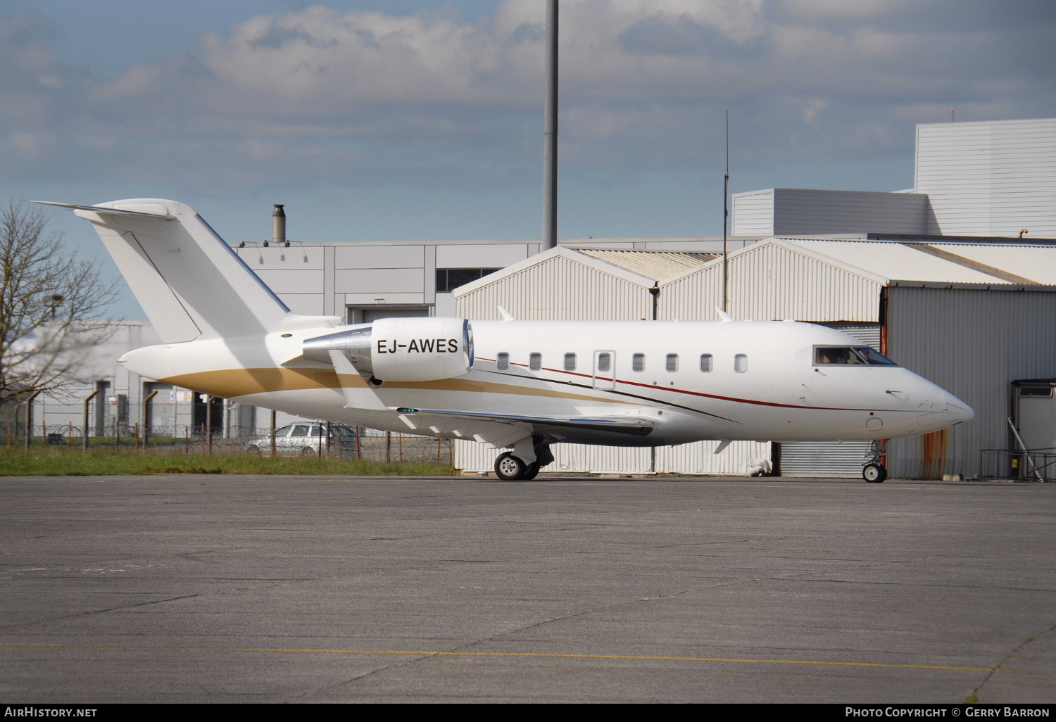 Aircraft Photo of EJ-AWES | Bombardier Challenger 605 (CL-600-2B16) | AirHistory.net #226611