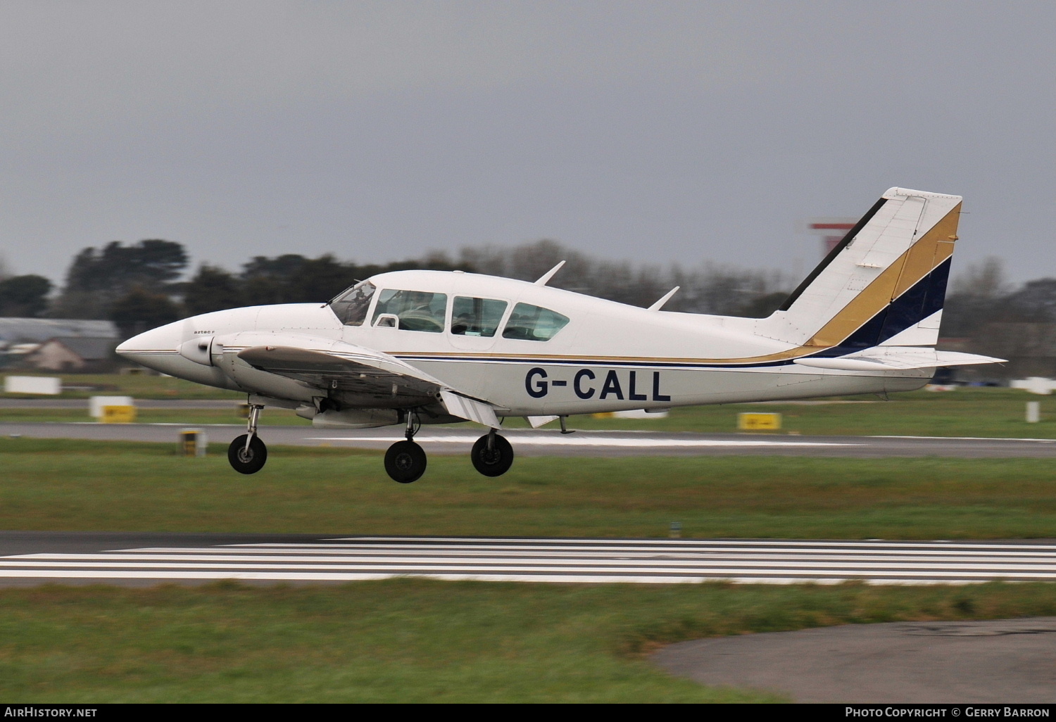 Aircraft Photo of G-CALL | Piper PA-23-250 Aztec F | AirHistory.net #226614