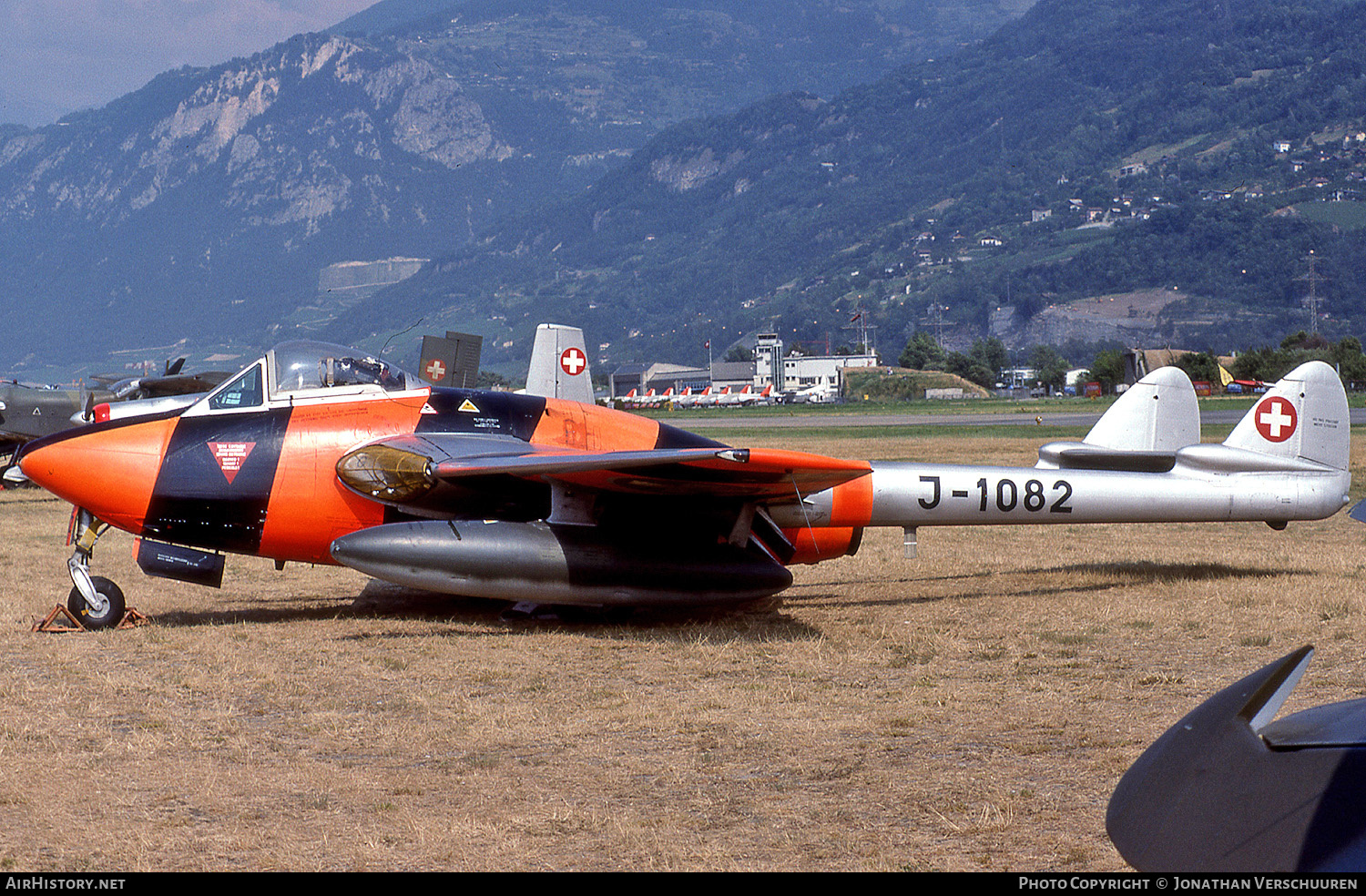 Aircraft Photo of J-1082 | De Havilland D.H. 100 Vampire FB6 | Switzerland - Air Force | AirHistory.net #226813