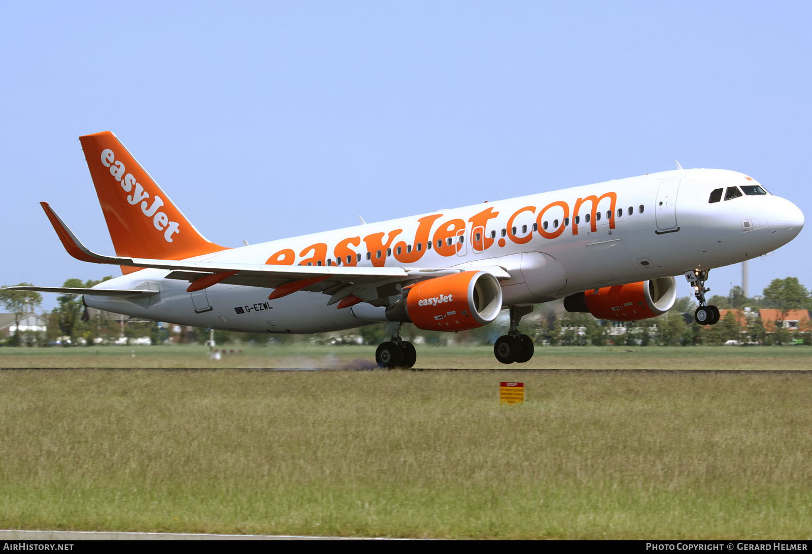 Aircraft Photo of G-EZWL | Airbus A320-214 | EasyJet | AirHistory.net #226844