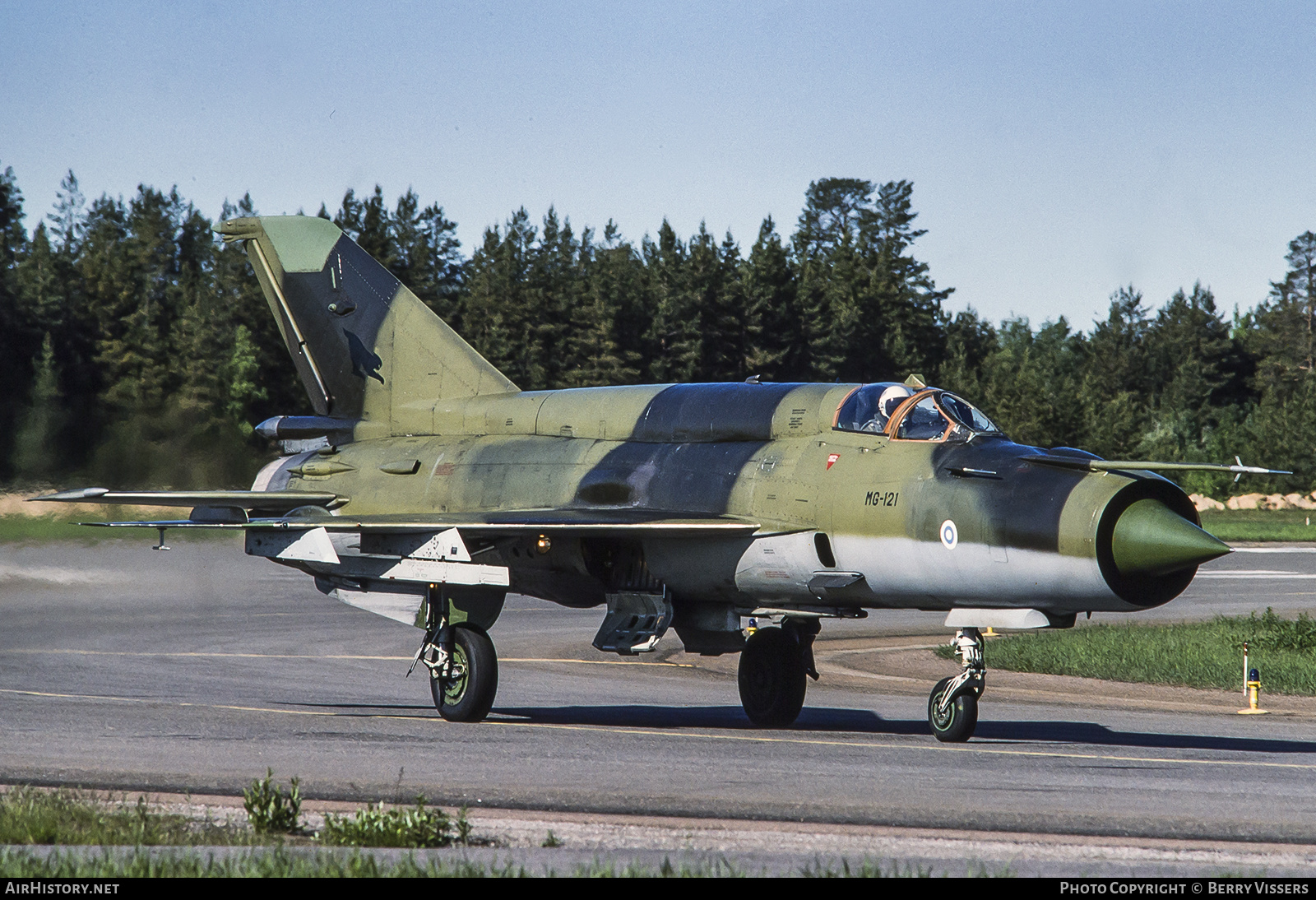 Aircraft Photo of MG-121 | Mikoyan-Gurevich MiG-21bis | Finland - Air Force | AirHistory.net #226864