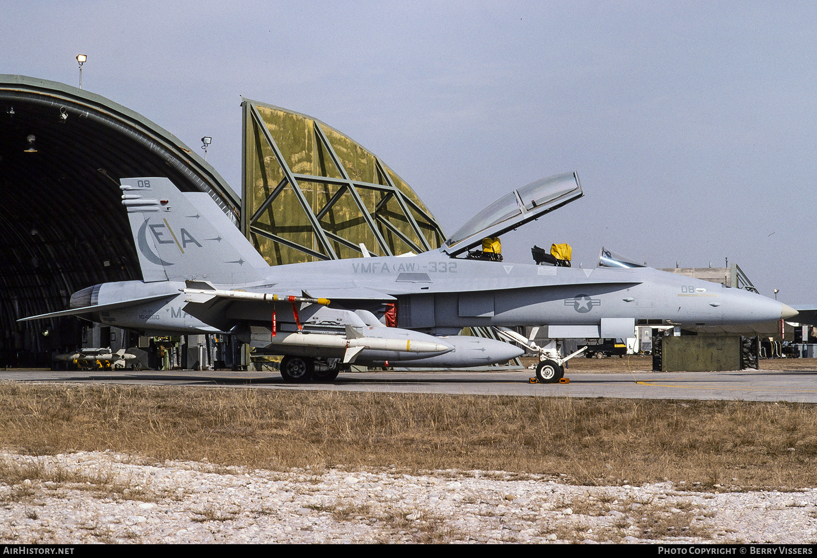 Aircraft Photo of 164880 | McDonnell Douglas F/A-18D Hornet | USA - Marines | AirHistory.net #226893