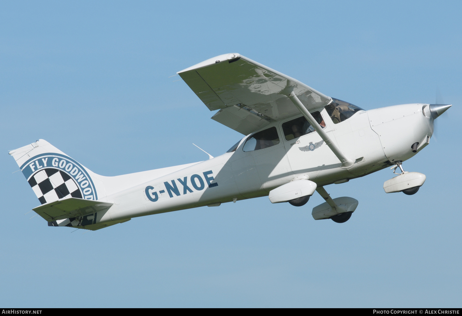 Aircraft Photo of G-NXOE | Cessna 172S Skyhawk | Fly Goodwood | AirHistory.net #226925