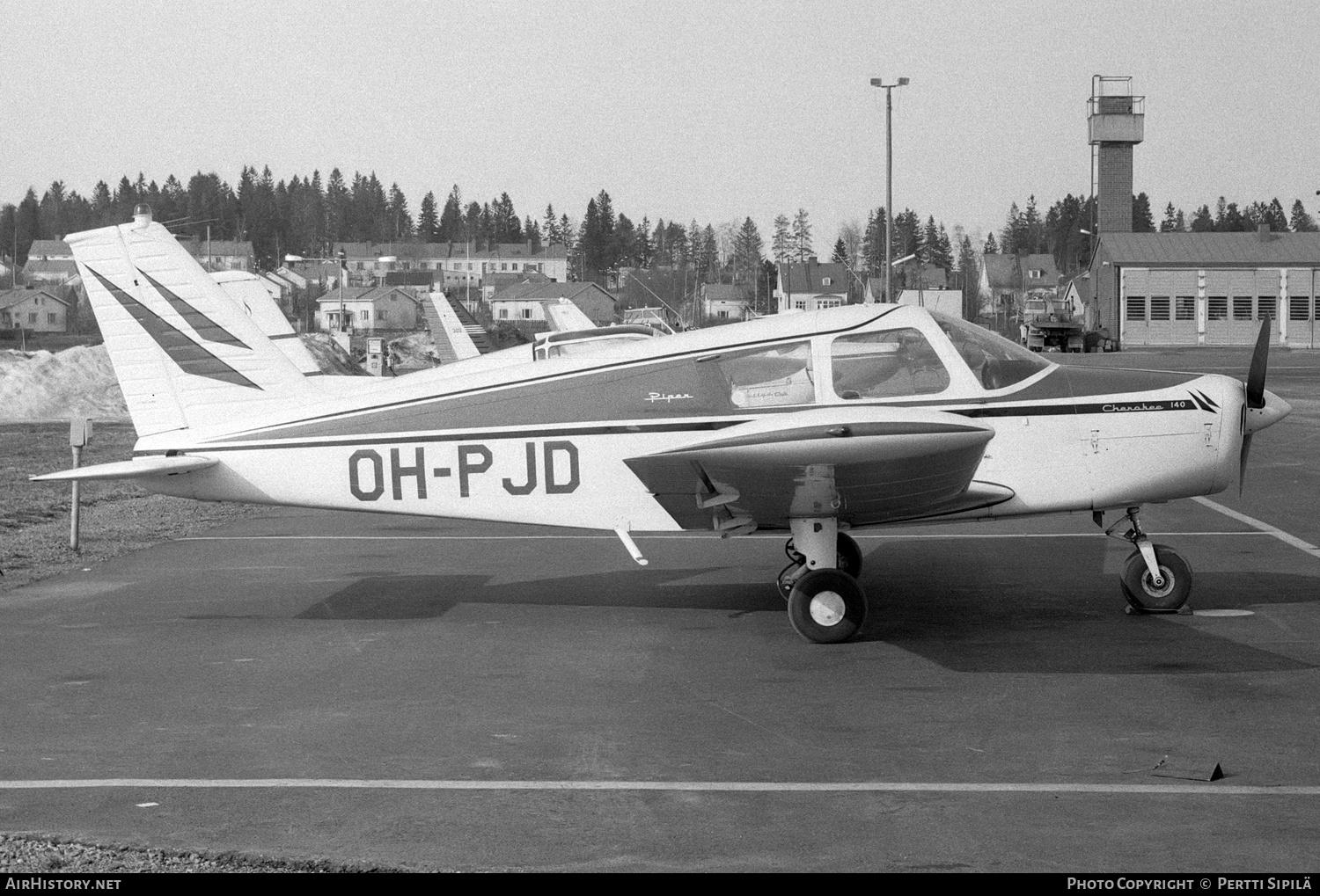 Aircraft Photo of OH-PJD | Piper PA-28-140 Cherokee | AirHistory.net #227095