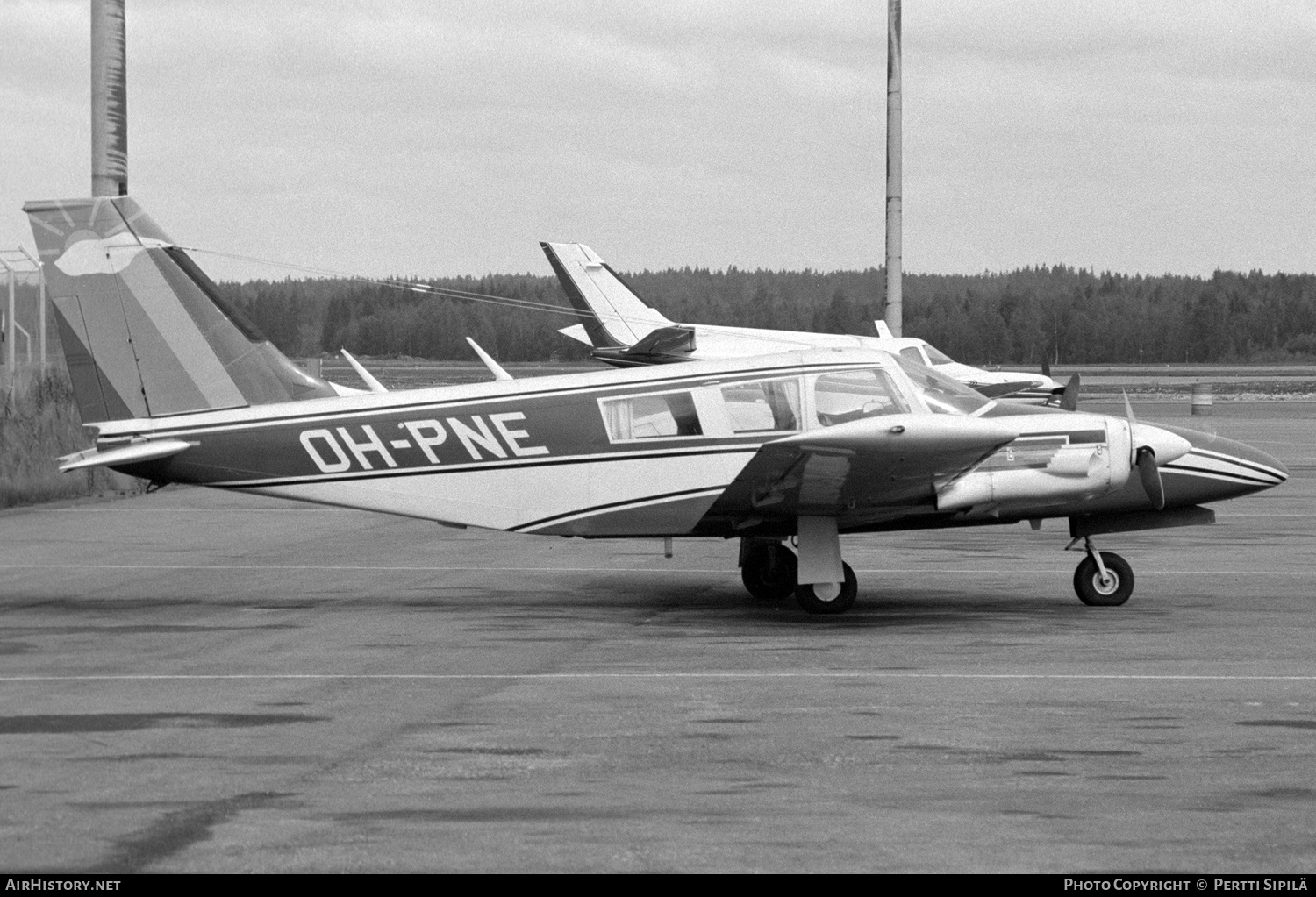 Aircraft Photo of OH-PNE | Piper PA-34-200 Seneca | AirHistory.net #227113