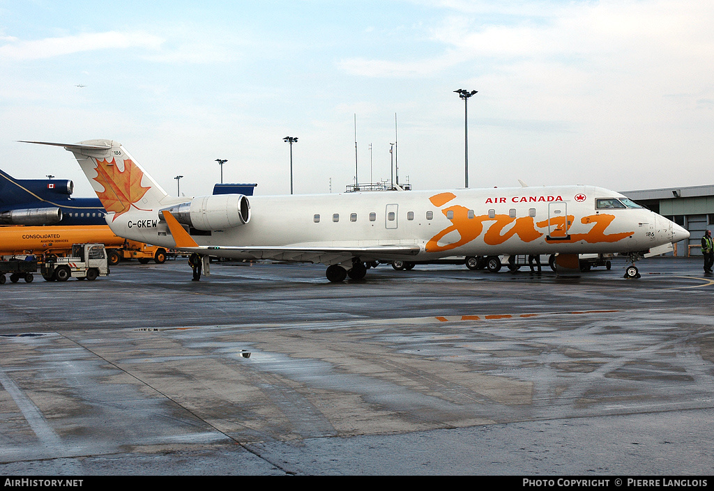 Aircraft Photo of C-GKEW | Bombardier CRJ-200LR (CL-600-2B19) | Air Canada Jazz | AirHistory.net #227142