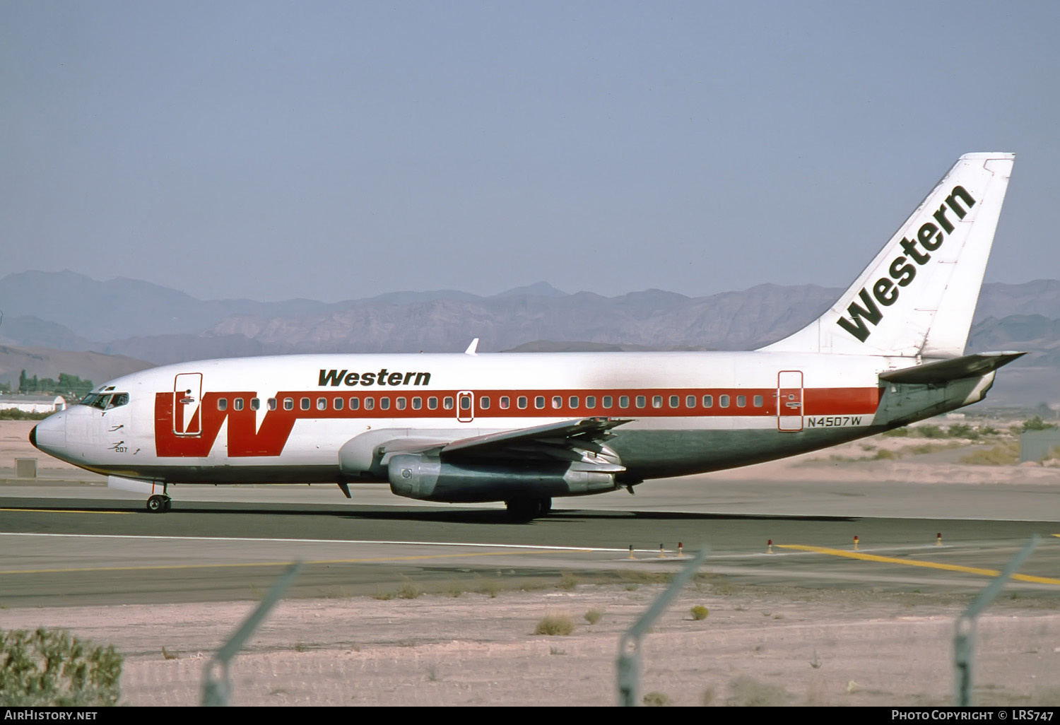 Aircraft Photo of N4507W | Boeing 737-247 | Western Airlines | AirHistory.net #227182