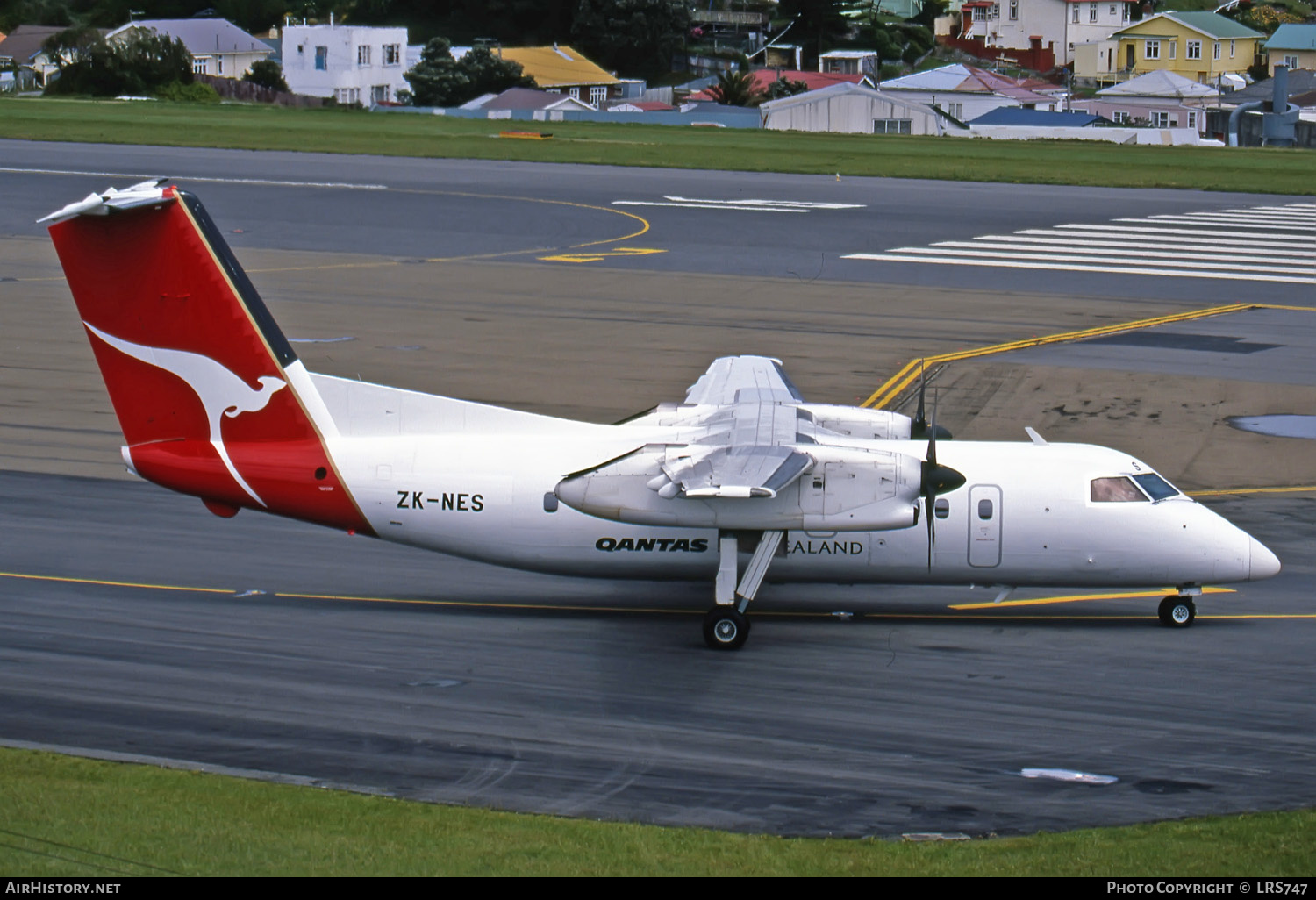 Aircraft Photo of ZK-NES | De Havilland Canada DHC-8-102 Dash 8 | Qantas New Zealand | AirHistory.net #227200