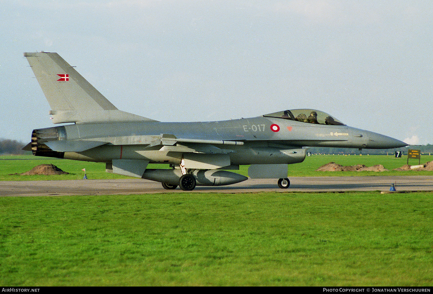 Aircraft Photo of E-017 | General Dynamics F-16A Fighting Falcon | Denmark - Air Force | AirHistory.net #227287