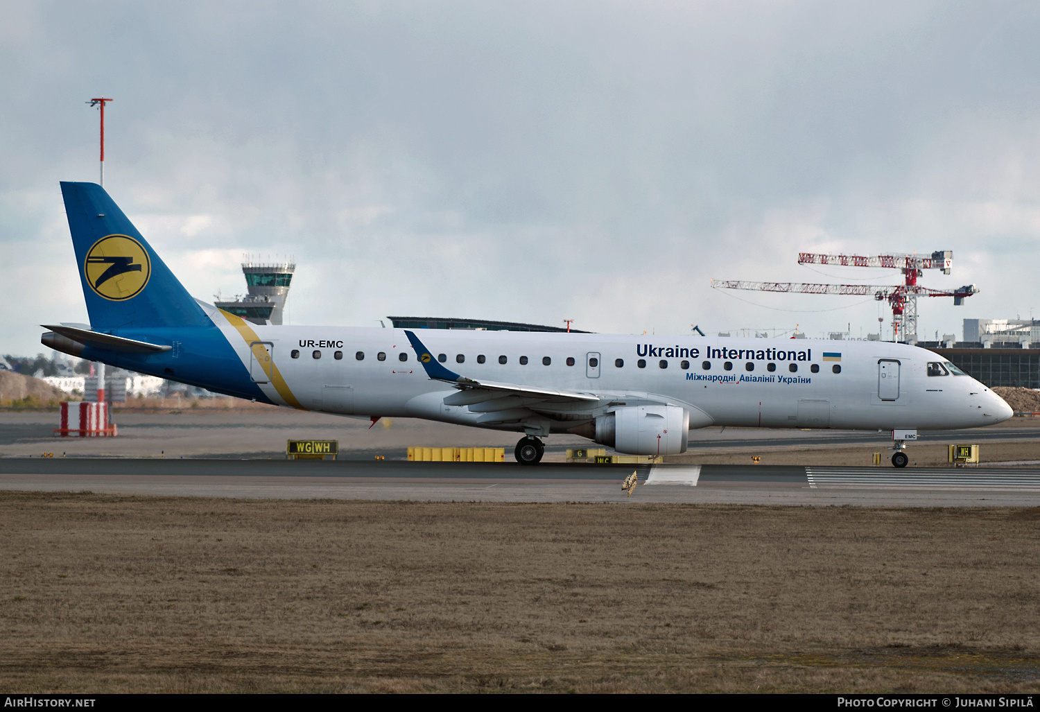 Aircraft Photo of UR-EMC | Embraer 190STD (ERJ-190-100STD) | Ukraine International Airlines | AirHistory.net #227291