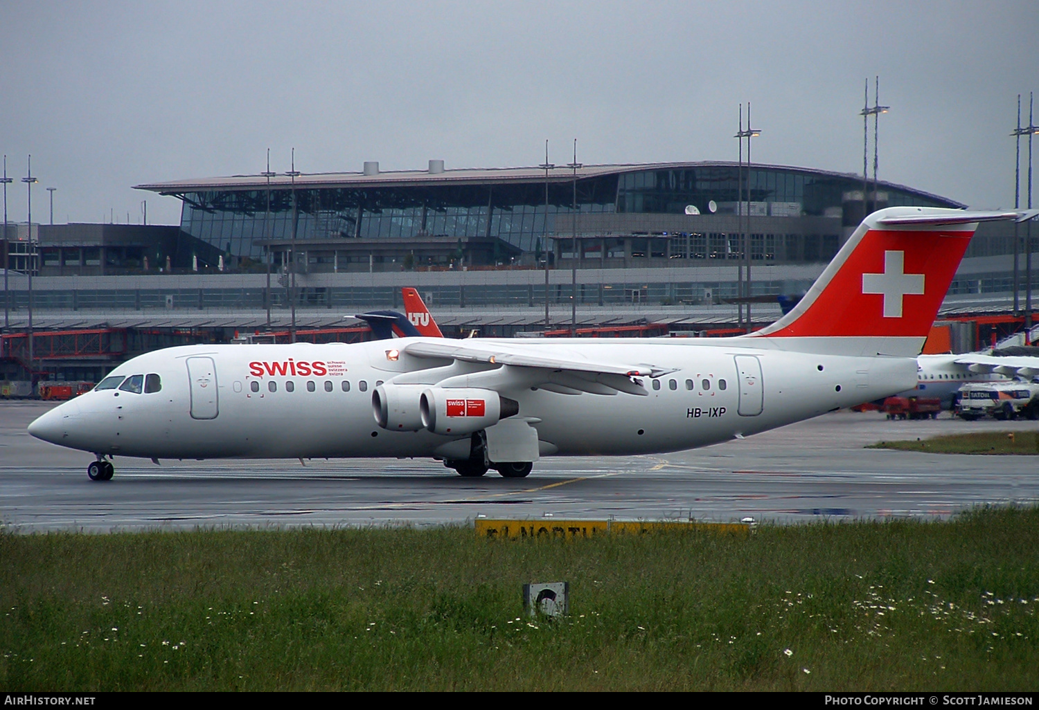 Aircraft Photo of HB-IXP | British Aerospace Avro 146-RJ100 | Swiss International Air Lines | AirHistory.net #227342