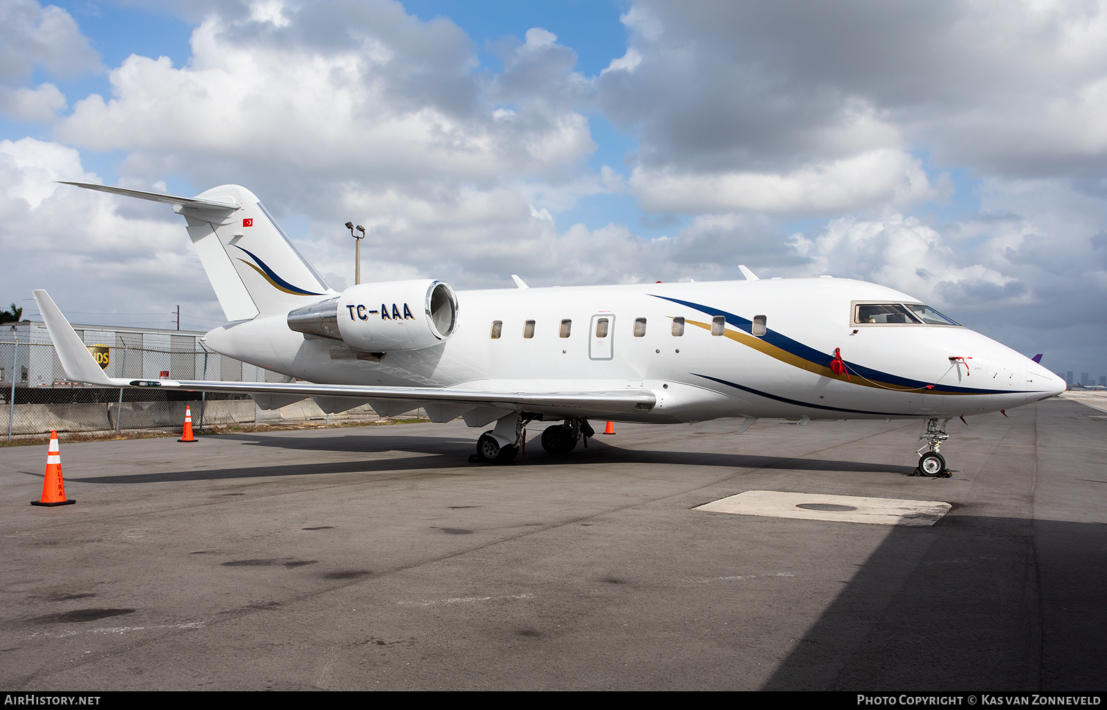 Aircraft Photo of TC-AAA | Bombardier Challenger 605 (CL-600-2B16) | AirHistory.net #227446