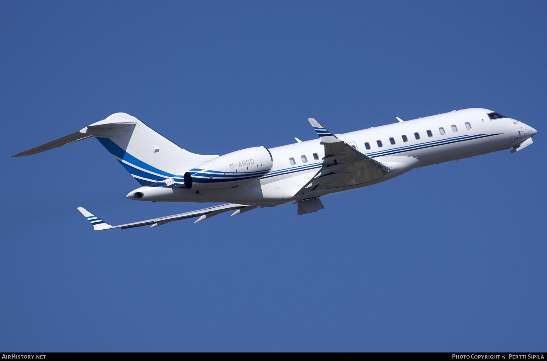 Aircraft Photo of M-ARGO | Bombardier Global 6000 (BD-700-1A10) | AirHistory.net #227524