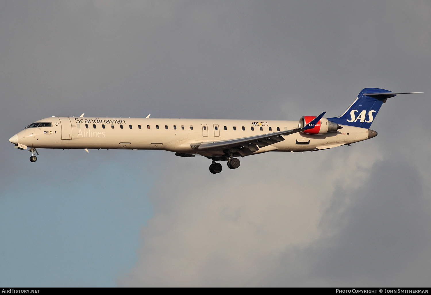 Aircraft Photo of EI-FPC | Bombardier CRJ-900 (CL-600-2D24) | Scandinavian Airlines - SAS | AirHistory.net #227662