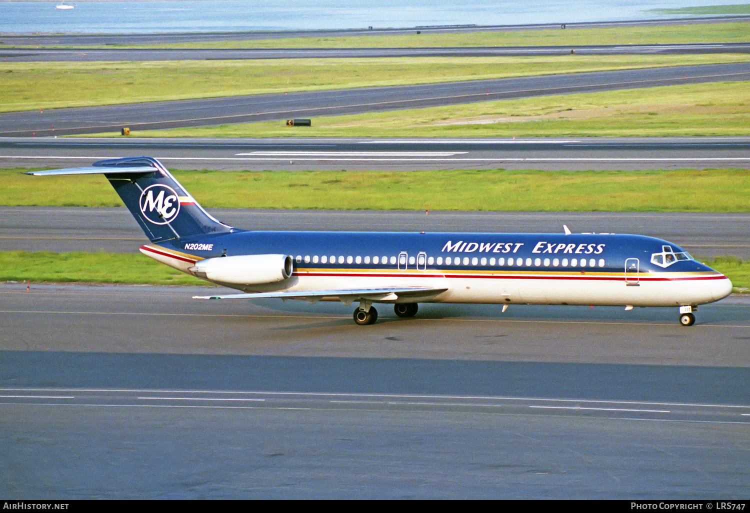 Aircraft Photo of N202ME | McDonnell Douglas DC-9-32 | Midwest Express Airlines | AirHistory.net #228275